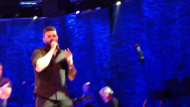 Neon- Chris Young- 7/16/15, Westbury, NY смотреть онлайн
