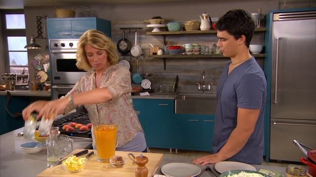 Black Tea and Citrus Pitcher - Mad Hungry with Lucinda Scala Quinn смотреть онлайн