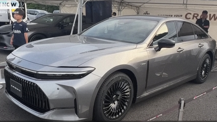 НовыйToyota Crown, с левым рулëм. смотреть онлайн