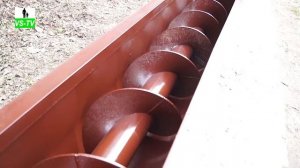 Шнековый транспортер в желобе