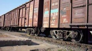 ЧМЭ3-6200 толкает вагоны на сортировочную горку