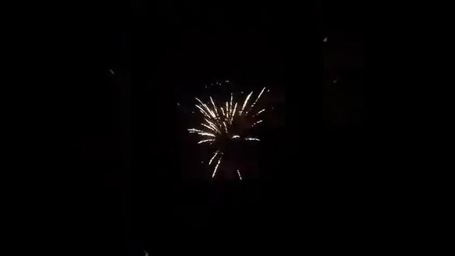 Салют на Новий рік (Частина 1) смотреть онлайн