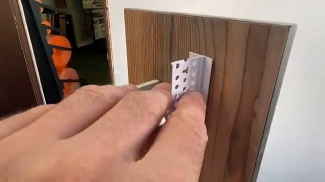 Как выглядит примыкание профиля Protektor (Trim-Tex) 3785 к окну