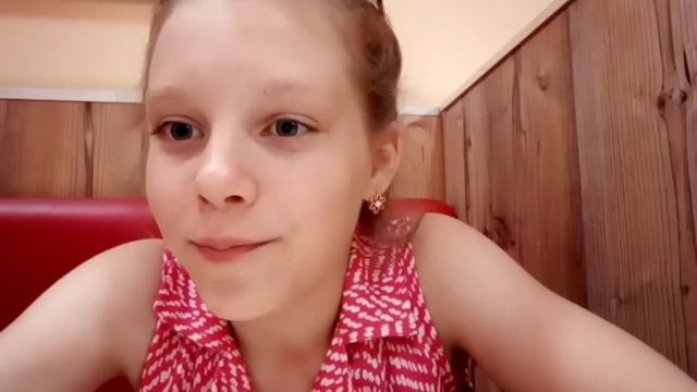 Гуляю с мамой по торговому центру/VLOG смотреть онлайн