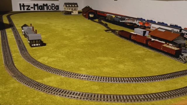 H0 Modelleisenbahn Digital Fahrvideo mit Rangieren am Ende #piko #fleischmann #h0scale смотреть онлайн