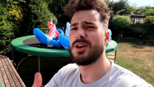 I Spent 24 Hours on an Inflatable Swan - Challenge смотреть онлайн