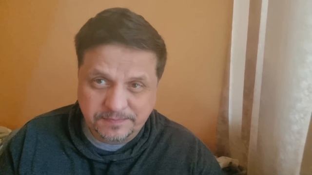 Два офицера не отдали честь главнокомандующему.Шпиц Умка защищает Лукашенко.