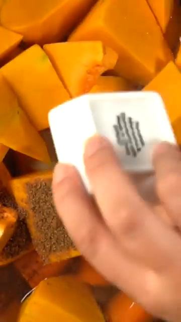 A Quick And Easy Vegan Pumpkin And Carrot Soup With Ginger #shorts