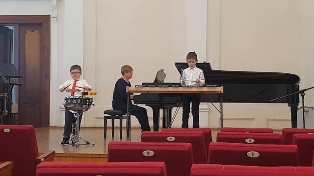 Я играю на барабане 'Галоп' Д.Кабалевский. смотреть онлайн