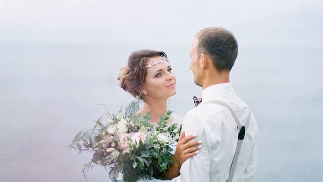 Чувствуй 🌊, дыши 🌳, люби 💋 Снято на плёнку Даша и Вова и их свадьба для двоих 👫 на берегу океана смотреть онлайн