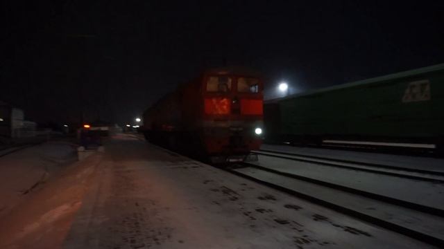 Тепловоз 2ТЭ10М-3389. Резервом. Звук 10Д100. смотреть онлайн