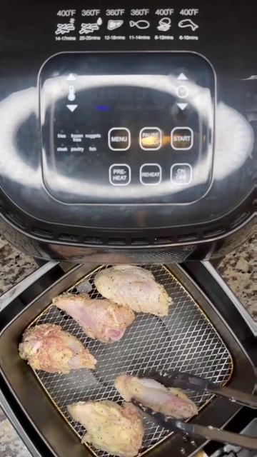 Lemon Pepper Wet Wings 🍗Eat or Pass? 🥩🍄 смотреть онлайн