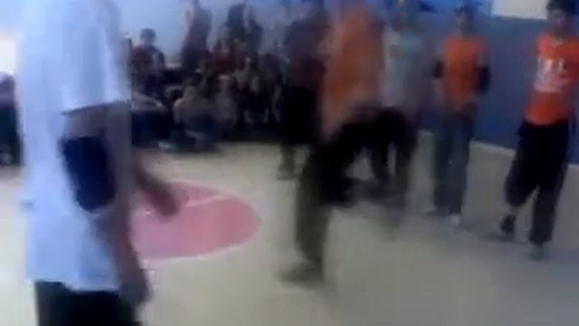 Баттл по брейк дансу