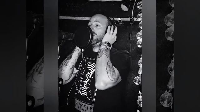 Tina Turner/At the movies - We don't need another hero (vocal cover) смотреть онлайн