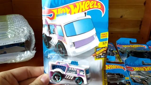 Hot wheels unboxing 30 pack распаковка посылки смотреть онлайн