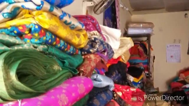 CUT PIECE MARKET (Chindhi Market) सिरू चौक Ulhasnagar-2 DIST -THANE смотреть онлайн