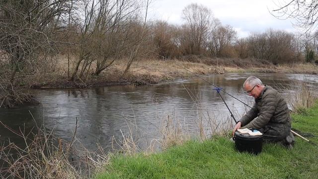 Feeder fishing for coarse fish on the river Test смотреть онлайн