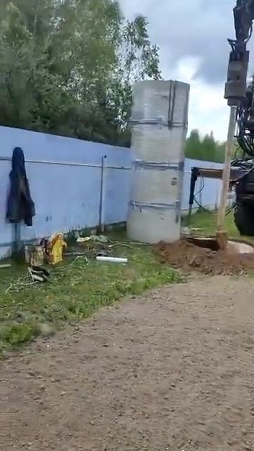 1я бригада начинает бурить колодец в Клинском районе д Трехденево Ставлю на 10 колец смотреть онлайн