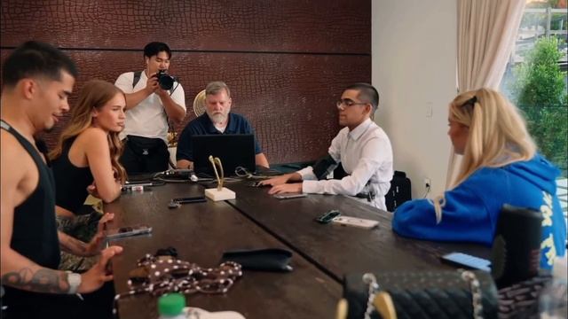 Neon does Lie detector test 😱 смотреть онлайн