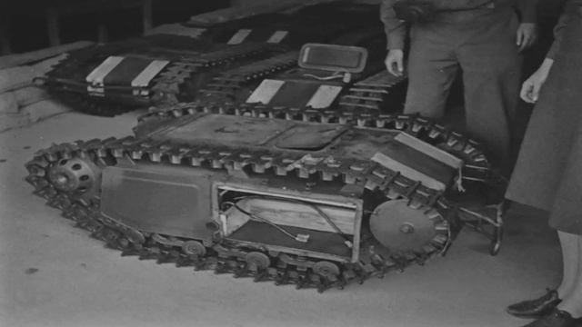 Captured Goliath Mini-Tanks in WWII смотреть онлайн