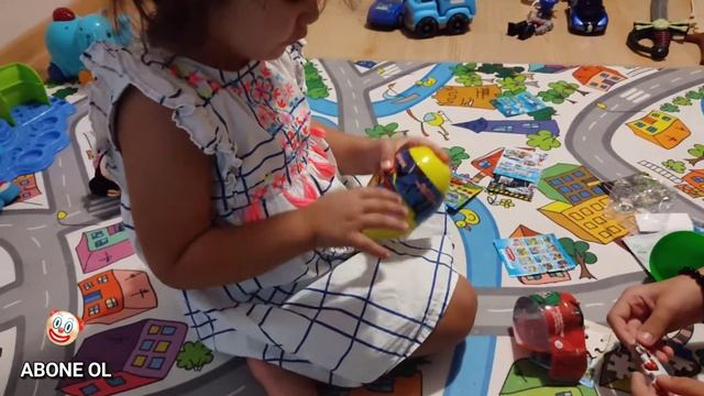 Efe ile Defne supriz dinozor yumurtası açıyor Bay with Efe hatches surprise dinosaur egg смотреть онлайн