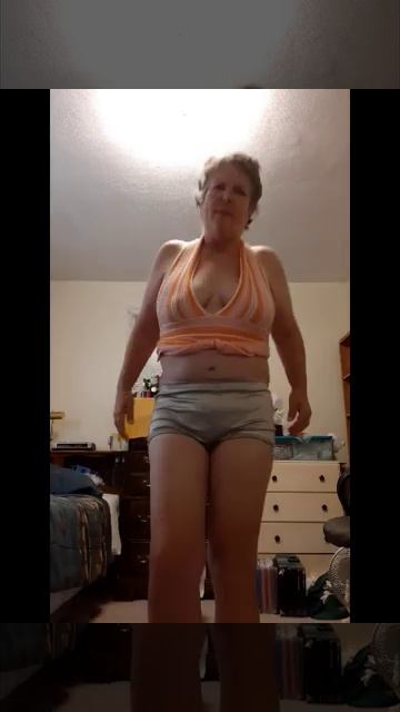 Tits & Butt & Top & Shorts смотреть онлайн