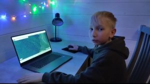 Нашёл дом в лесу.