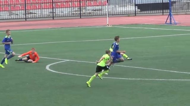 опасный момент у ворот фк Зоркий №1 смотреть онлайн