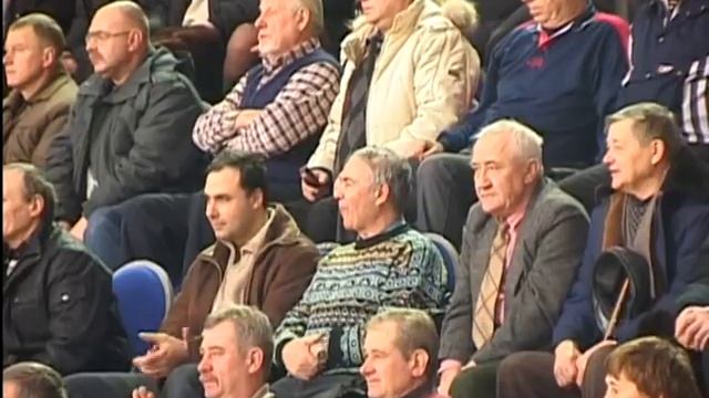 Волейбол в "Надежде".mpg смотреть онлайн