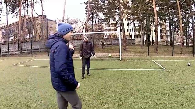 Играем в футбол после отдыха 1 смотреть онлайн