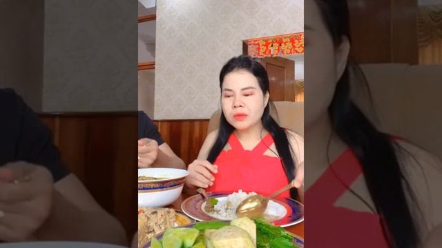 TenTen is smart enough to hold Dad's hand forever смотреть онлайн