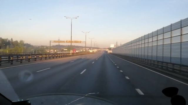 Утренний МКАД. В рейсе иду из Костромы в Брянск.