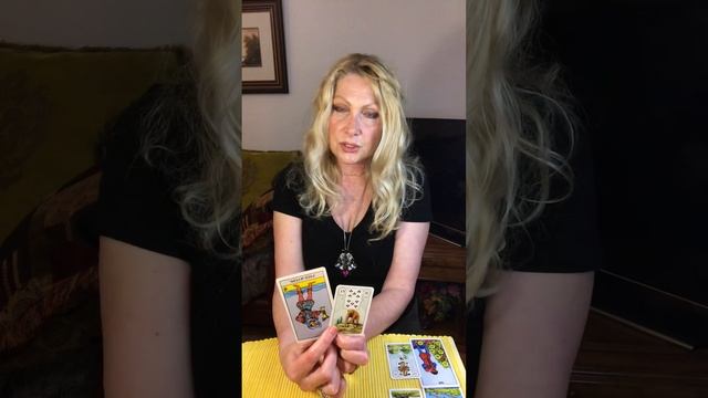 По судьбе ли он Вам? Какие у него тайны? Что хочет Вам сказать? Будете ли вместе? Aurora Tarot смотреть онлайн