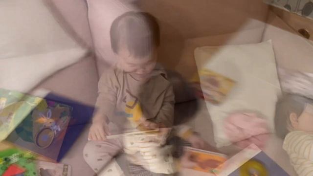 딸쌍둥이(16개월)/누워있는다을이/뛰는다비/쌍둥이친구만나러/아빠생일/강아지만난날/외식/친정/감기걸린쌍둥이들 смотреть онлайн