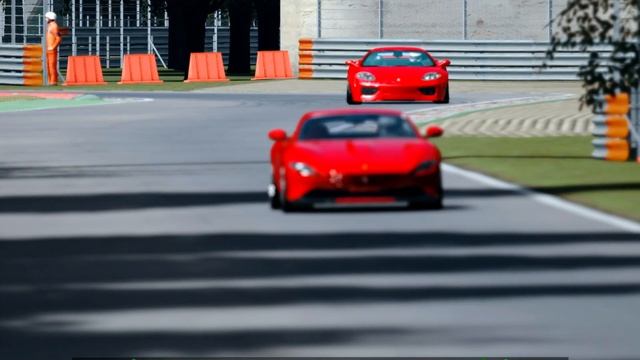 Ferrari Roma vs Ferrari 360 Modena LWB at Monza GP смотреть онлайн