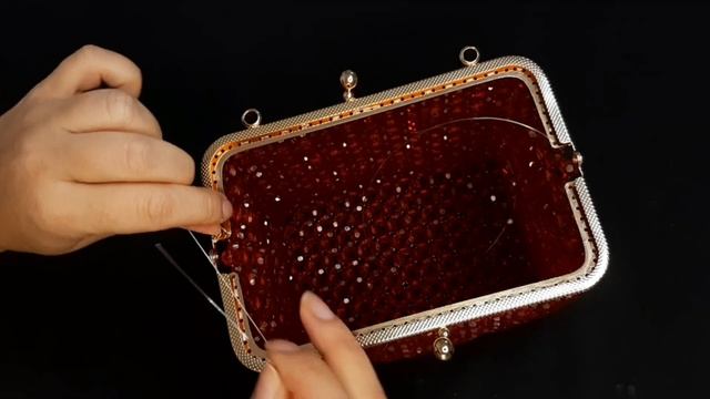 как прикрепить фермуар к сумке из бусин