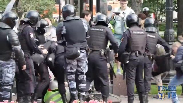 Нападение на велосипедиста смотреть онлайн