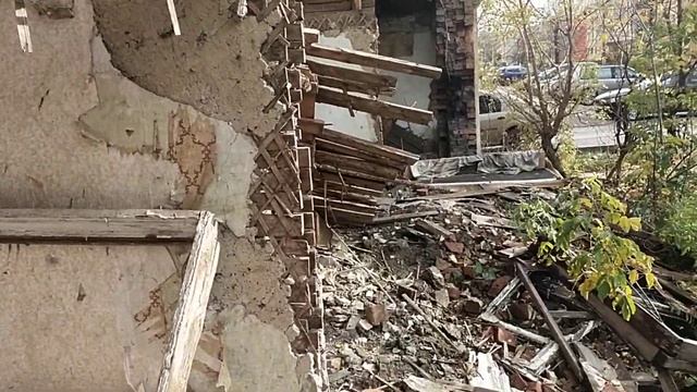 Беспрепятственный доступ к руинированному сооружению в Новомосковске. смотреть онлайн