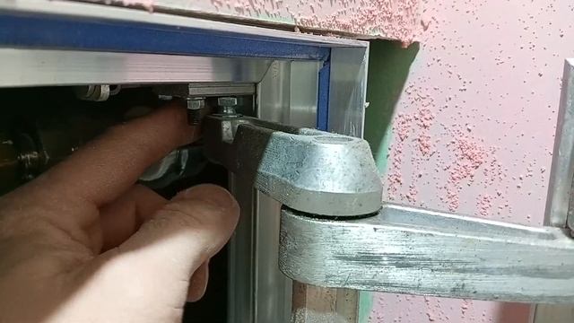 Как отрегулировать люк скрытого монтажа. смотреть онлайн