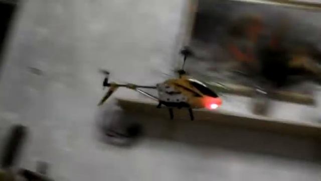 Syma S107G RC Helicopter in action смотреть онлайн
