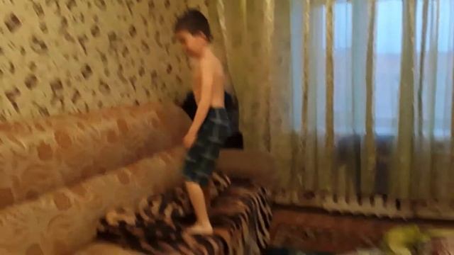 делает пол четвердь винта и задние сальто смотреть онлайн