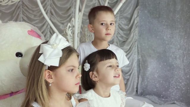 Мама, будь всегда со мною рядом. Детский сад "Юнона" смотреть онлайн