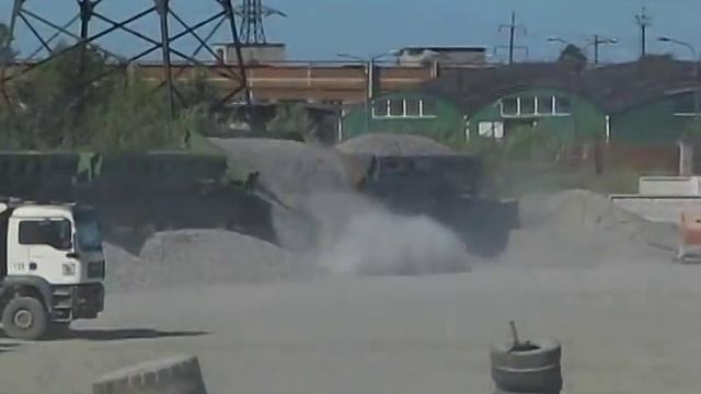 Unloading cars. :-))) смотреть онлайн