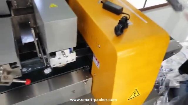 Power cable plug manual feeding automatic flow type bag filling sealing packing machine смотреть онлайн