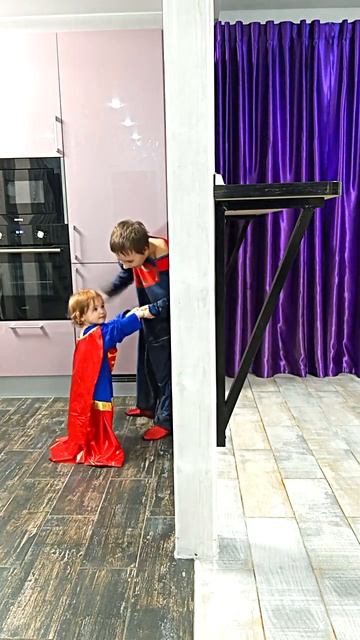 Superman and Superwoman became children #shorts #superman #superwoman #superheroes #kids смотреть онлайн