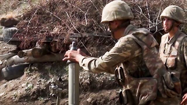 ПОЗОР! Власти Азербайджана не позволяют вытаскивать с поля боя раненных солдат. смотреть онлайн