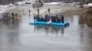 ванкор зимник апрель2011, наша вахтовка поплыла