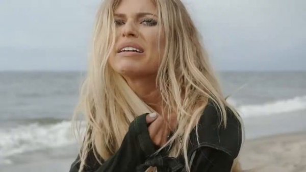 Рита Дакота полчеловека