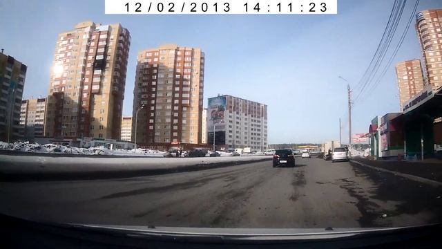 Vid2 поворот направо с левой полосы и без поворотника