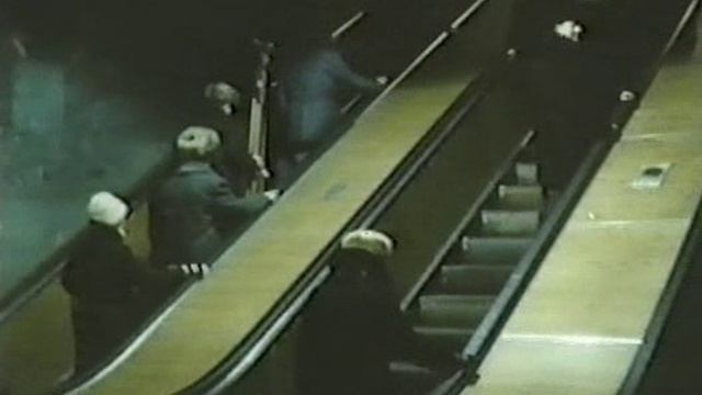 Советское метро / МЕТРОПОЛИТЕН ПРЕДУПРЕЖДАЕТ 1982 г смотреть онлайн